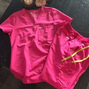 Women’s figs scrub set